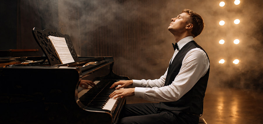 Jazzpianist am Klavier