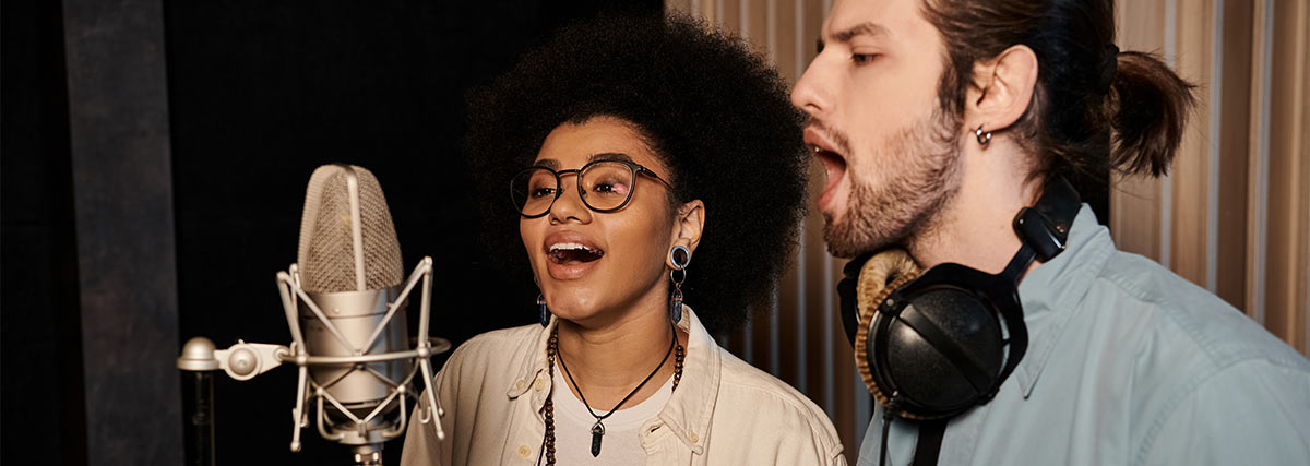 Zwei Sänger singen zusammen